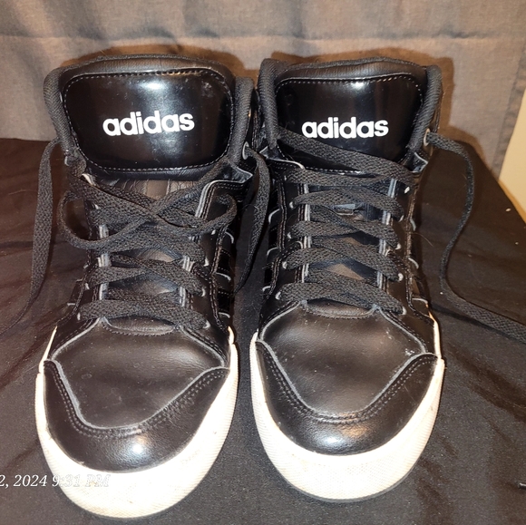 Adidas hightops - Picture 2 of 4